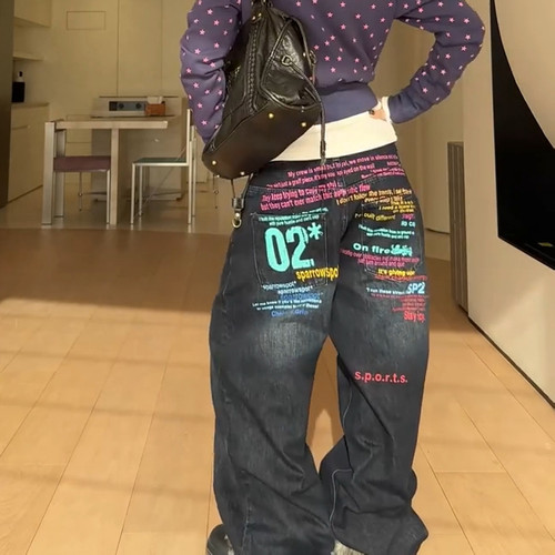 大码美式复古彩色字母印花牛仔裤男女秋冬街头宽松休闲阔腿长裤潮 - 图0