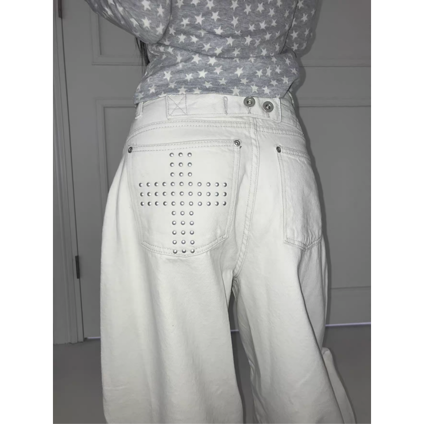 大码美式复古铆钉十字架白色牛仔裤女设计感宽松休闲弯刀阔腿长裤,淘宝优惠券,粉丝福利购,淘宝优惠卷