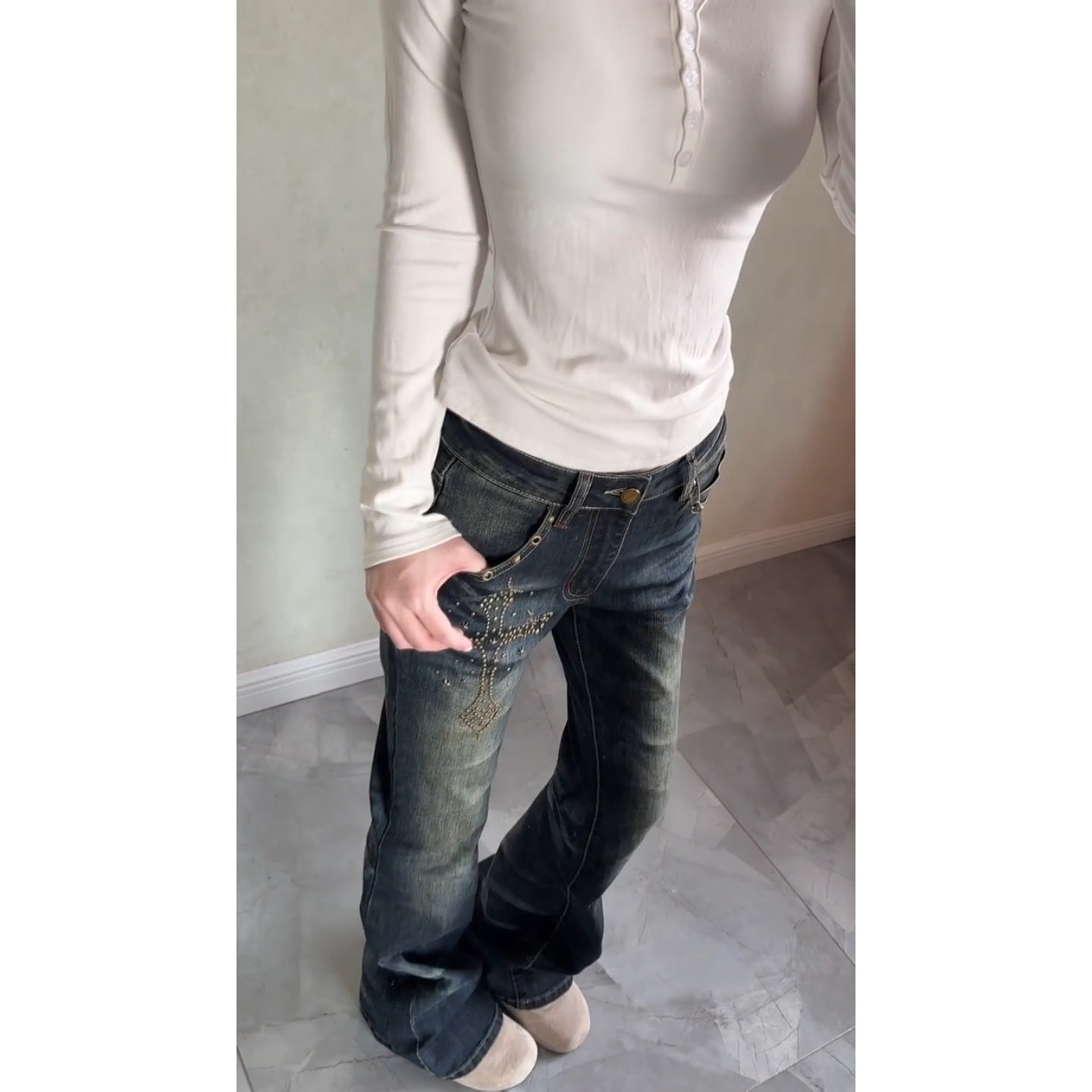 美式vibe复古水洗十字架铆钉微喇牛仔裤女2026春季新款直筒休闲裤,淘宝优惠券,粉丝福利购,淘宝优惠卷