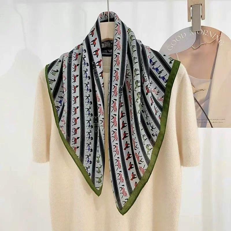 高级感丝巾女小围巾女春秋季棉麻手感脖子围脖小方巾新款日系优雅