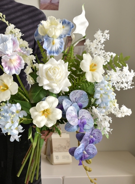 高级感蓝色仿真花保湿手感花艺