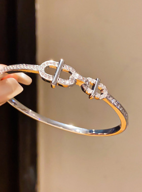 18k真金电镀轻奢锆石椭圆镂空手镯小众感手环简约气质手饰女