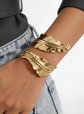 欧美跨境金属风褶皱条纹树叶开口手镯简约夸张手环时尚轻奢手饰女