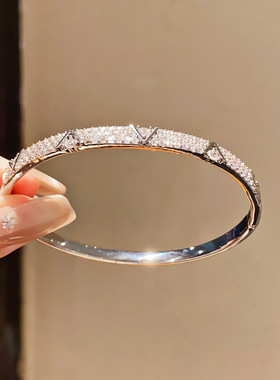 18k真金电镀锆石字母卡扣手镯简约时尚百搭手环轻奢感手饰女