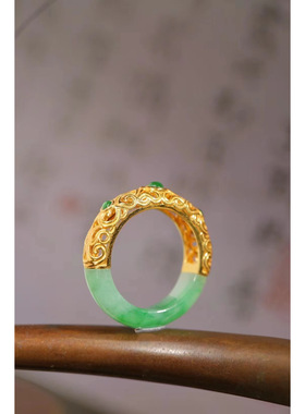 古法黄金色翡翠色镂空花丝戒指女复古高级感仿翡翠和田玉国风指环