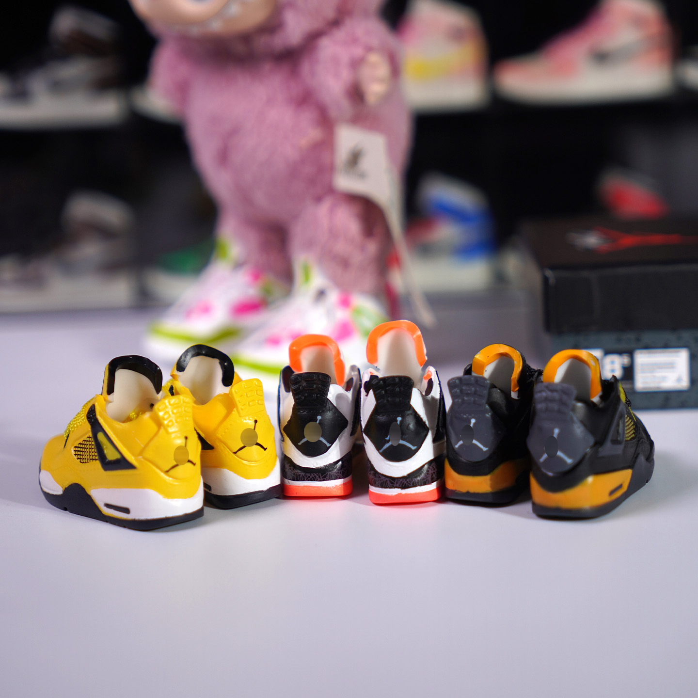 拉布布labubu娃衣17cm鞋子模型5cm搪胶玩具手办AJ盲盒aj4球鞋 - 图1