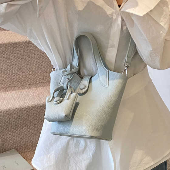 High-end handbag women's 2026 new trendy fashion versatile shoulder bag commuter crossbody bucket bag