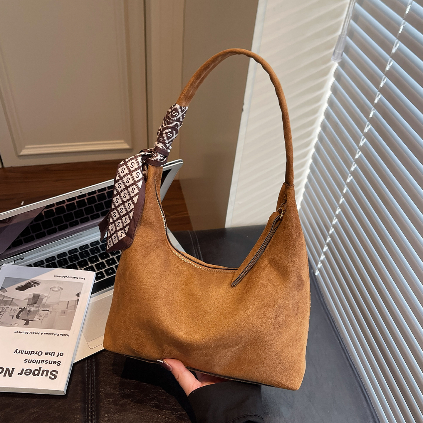 麂皮绒包包女式2025新款高级质感复古单肩包外出大容量通勤托特包 - 图2