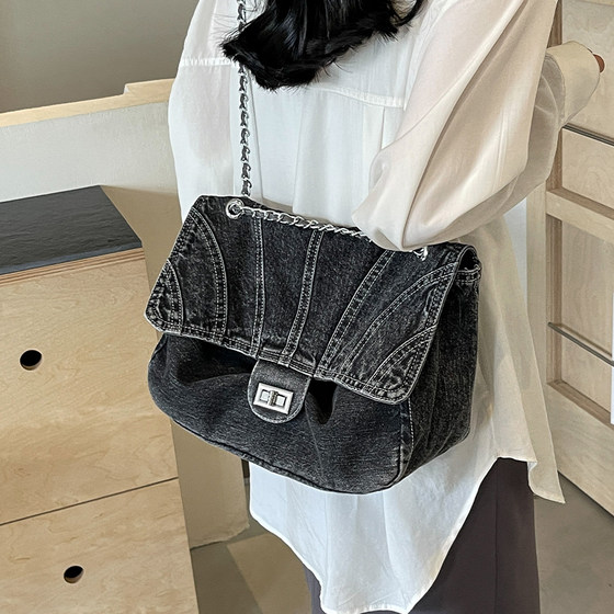 Fashion crossbody, this year’s popular portable commuting tote bag