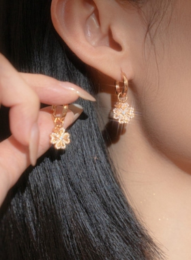 阿玛尼女幸运芯系列项链耳饰