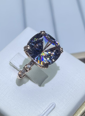 培育石高碳钻冰透茶晶色10克拉