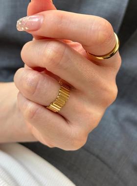 法式通勤叠戴复古齿轮条纹金戒指