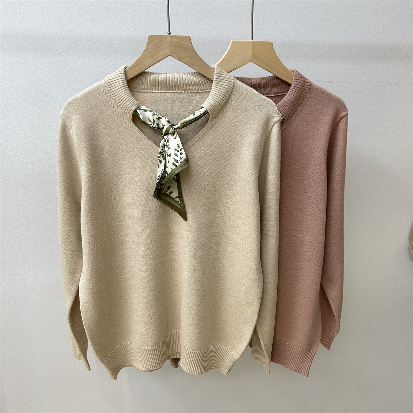 中年妈妈秋装气质针织长袖小衫宽松内搭中老年女装春秋季婆婆衣服