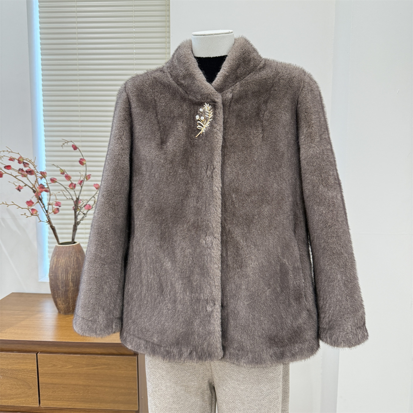 妈妈冬装水貂绒皮草外套短款2025新款中老年女装时尚皮毛一体大衣,淘宝优惠券,粉丝福利购,淘宝优惠卷