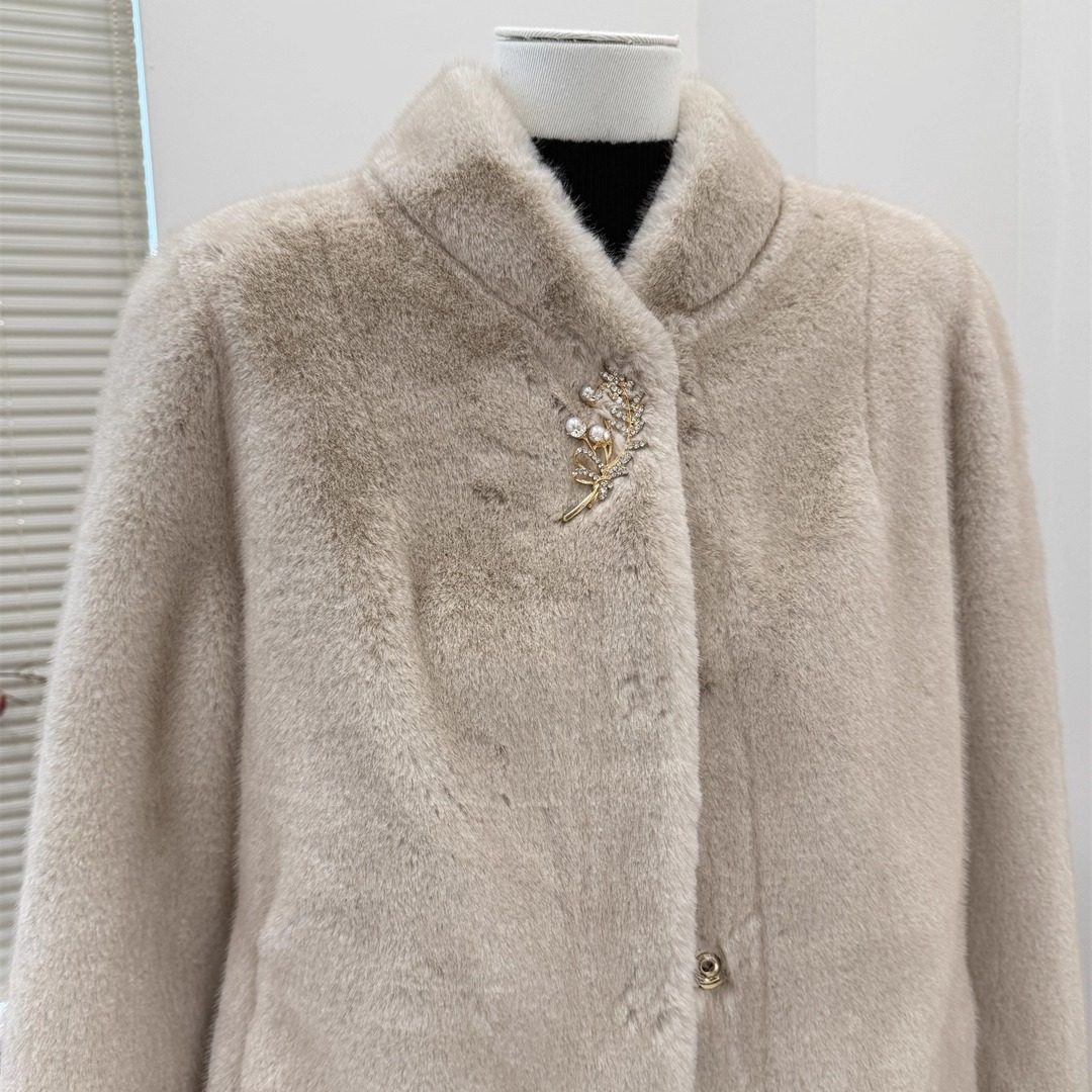 妈妈冬装水貂绒皮草外套短款2025新款中老年女装时尚皮毛一体大衣,淘宝优惠券,粉丝福利购,淘宝优惠卷