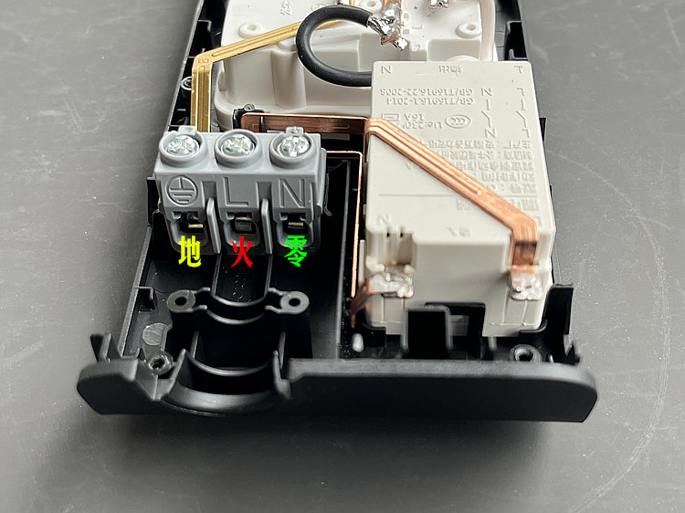 公牛无线漏电保护GN-C122L排插板漏保排插多功能电源插座接线板 - 图3