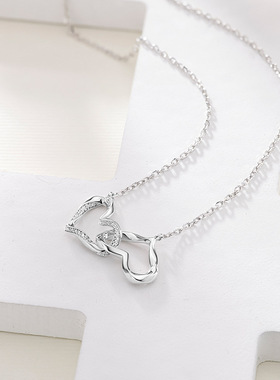 镂空锆石爱心钛钢项链