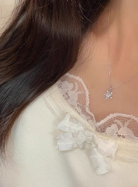 2025新款雪花项链女时尚轻奢小众锆石吊坠设计高级感五角星锁骨链