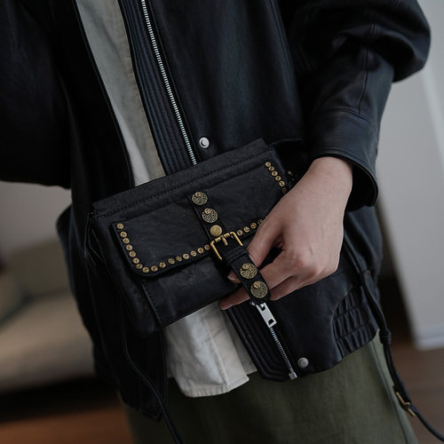 鹿小姐植鞣牛皮小众洋气复古铆钉双层小方包真皮时尚单肩斜挎女包 - 图0