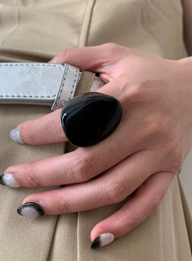 一套两个 黑色亚克力珠珠戒指大方型树脂食指戒韩国小众设计指环