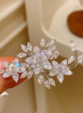 高档璀璨锆石简约轻奢藤蔓花胸针