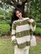 Lazy Wind Design Sense Woolen Suede Knitwear Blouse Blouse 2023 Autumn Winter Womens Sleeve Head Thickening Water Mink Suede Striped Sweater