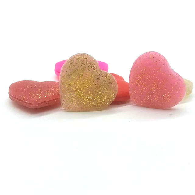 Free shipping for all three tennis rackets, heart-shaped silicone shock absorbers, shock absorbers, round shock absorbers