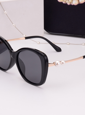 蝶形修脸白色女士偏光太阳眼镜