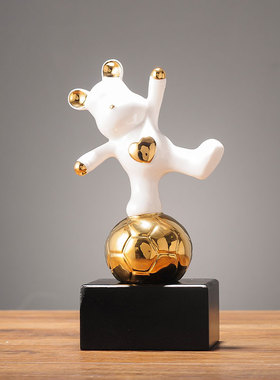 创意暴力踢足球摆件玄关轻奢