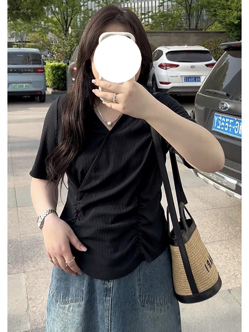 大码女装300斤胖mm设计感V领褶皱短袖T恤女夏收腰显瘦百搭上衣ins