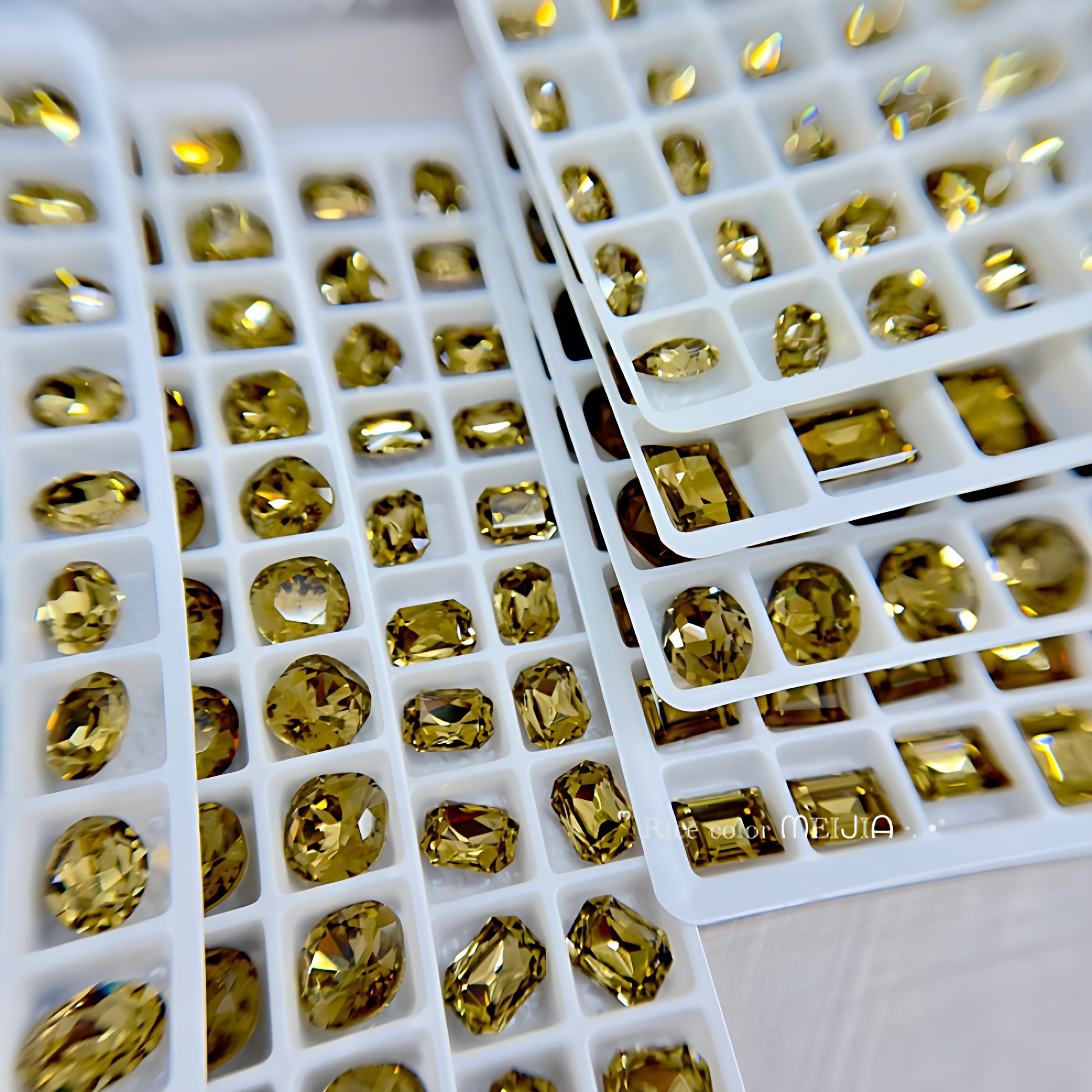 咖啡色尖底异形美甲钻 爆闪水钻diy饰品配件指甲装饰 高品质闪钻,淘宝优惠券,粉丝福利购,淘宝优惠卷