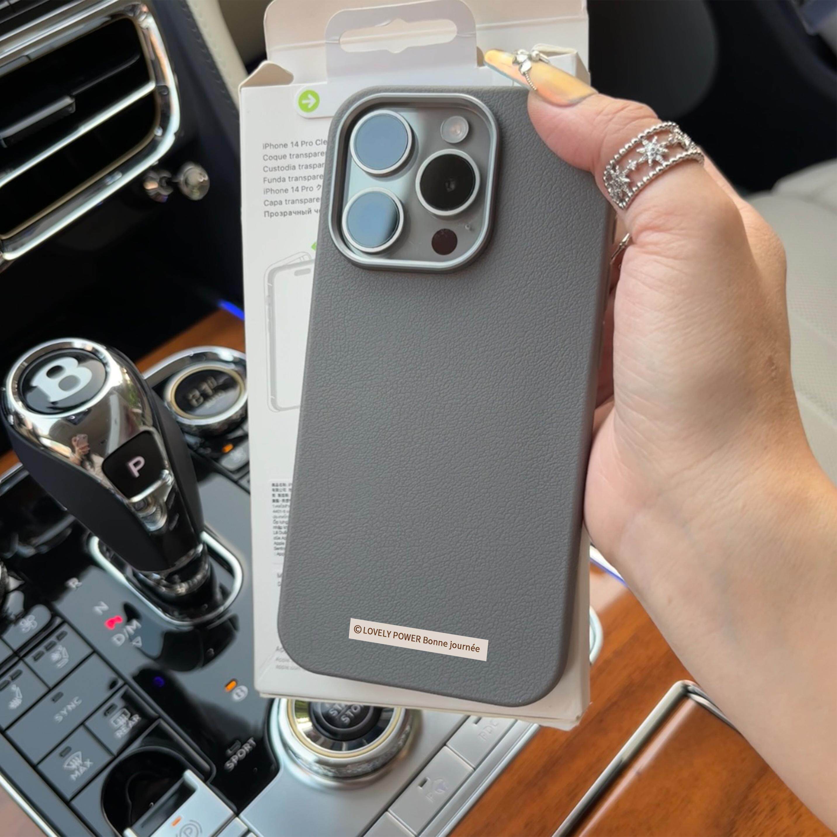 英文皮纹金属框适用苹果16promax手机壳iphone14pro新款13高级感12个性11保护套15promax全包防摔16简约软壳