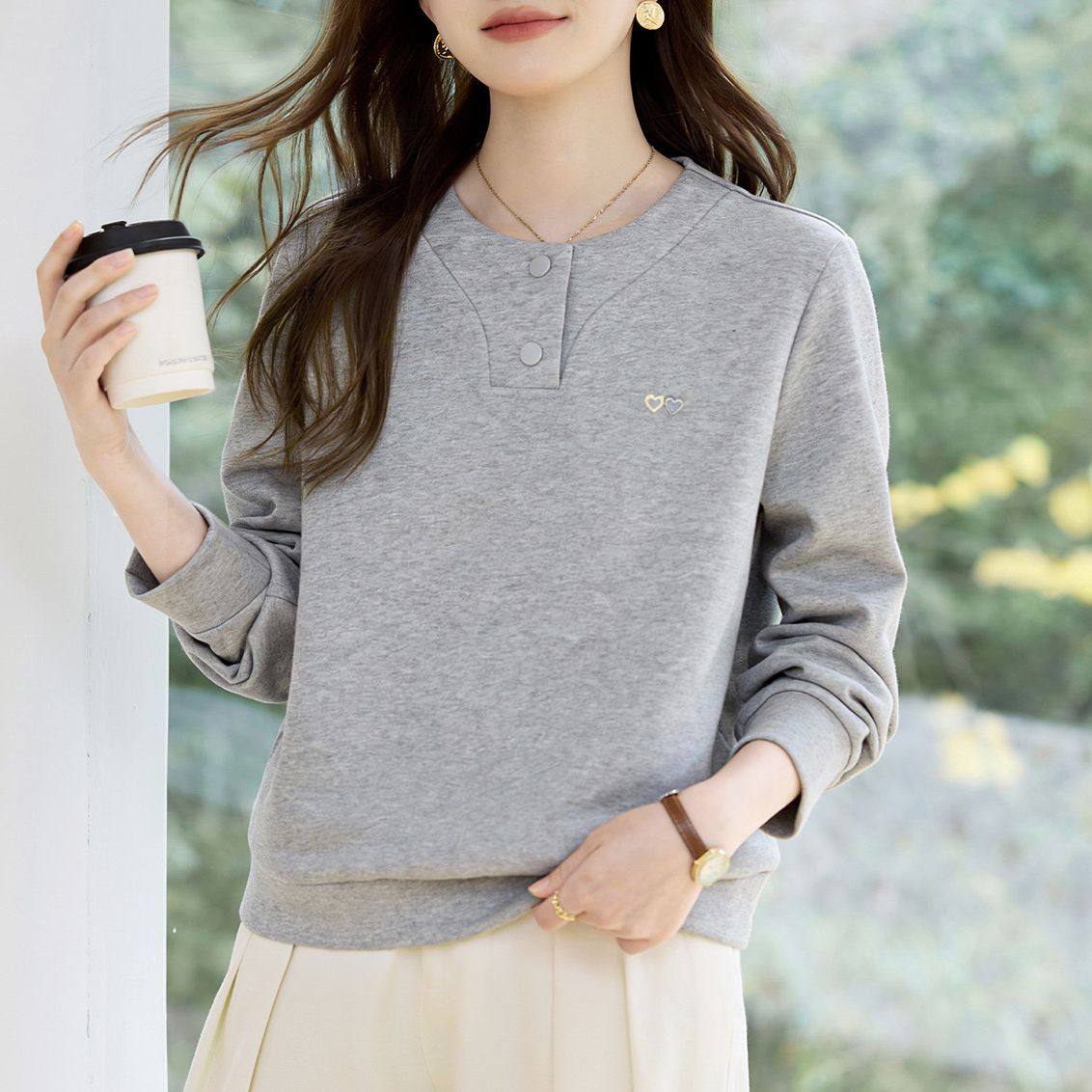 春秋爆款圆领卫衣女2026年新款时尚洋气正肩显瘦无帽套头上衣外套,淘宝优惠券,粉丝福利购,淘宝优惠卷