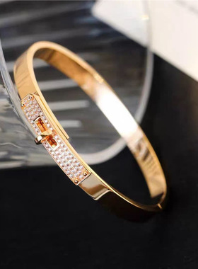 直播热销爆款H满钻手镯时尚轻奢百搭高级感设计感猪鼻子手环饰品