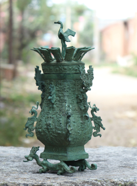 从莲鹤方壶看春秋的浪漫与威严