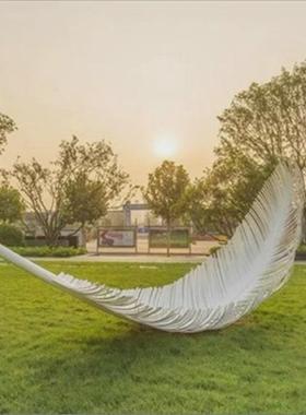 户外广场镜面羽毛雕塑售楼处小区公园不锈钢现代创意金属水景摆件