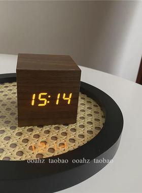 ooahz 早睡早起~木质桌面声控时钟 ins桌面摆件适合送朋友的闹钟