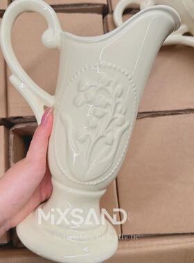欧式复古铃兰花浮雕艺术陶瓷花瓶高级感餐桌客厅摆件装饰花器