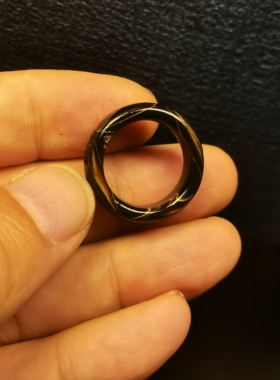 海柳戒指:圈口16，宽7.5。编号C975。