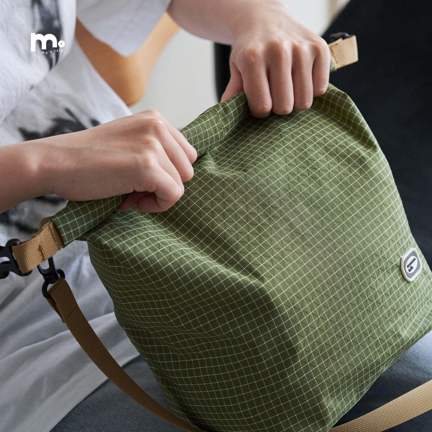 莫语多功能户外单肩包轻量化防泼水卷卷包便携出行羽绒服手拎袋,淘宝优惠券,粉丝福利购,淘宝优惠卷