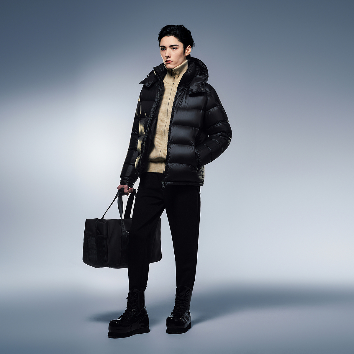 波司登25新款男女同款鹅绒时尚泡芙可脱卸帽短款羽绒服B250243110