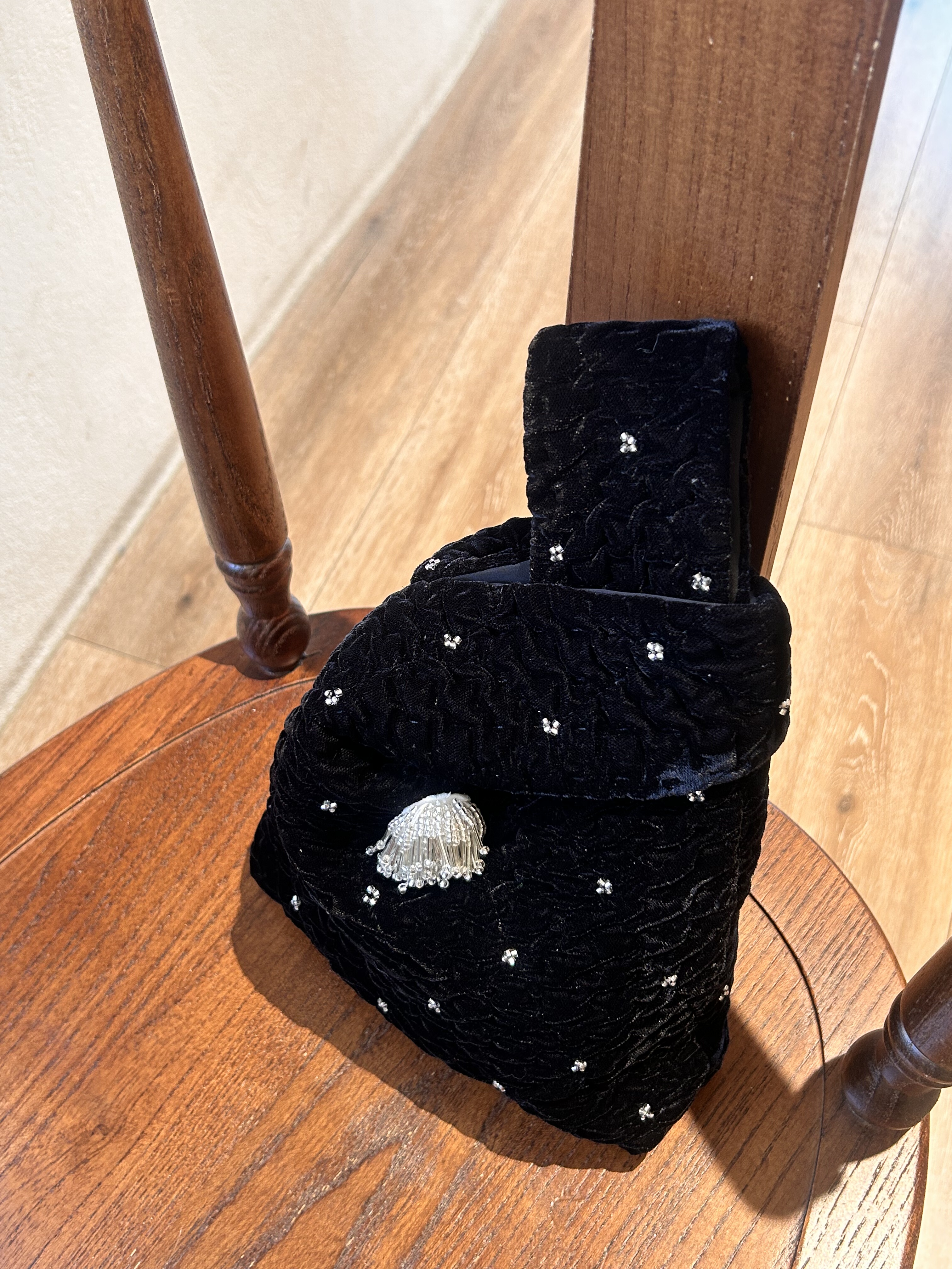 2025冬季新款原创设计小众丝绒串珠花朵手挽袋设计师款手拿包,淘宝优惠券,粉丝福利购,淘宝优惠卷