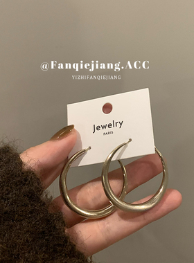 一只番茄酱适合秋冬的高级咖金轻奢圆圈耳环复古金属素圈耳饰女