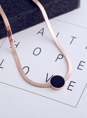 欧美钛钢罗马黑色圆牌项链女 时尚轻奢蛇链短款锁骨链饰品