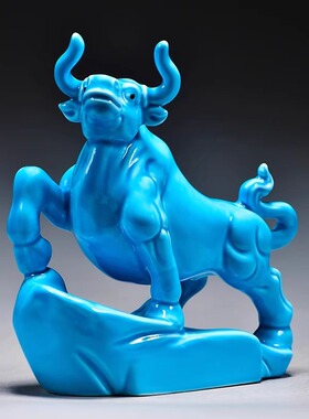 蓝色陶瓷生肖牛吉祥物摆件