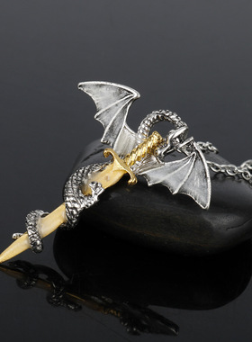 复古夜光翼龙宝剑项链欧美