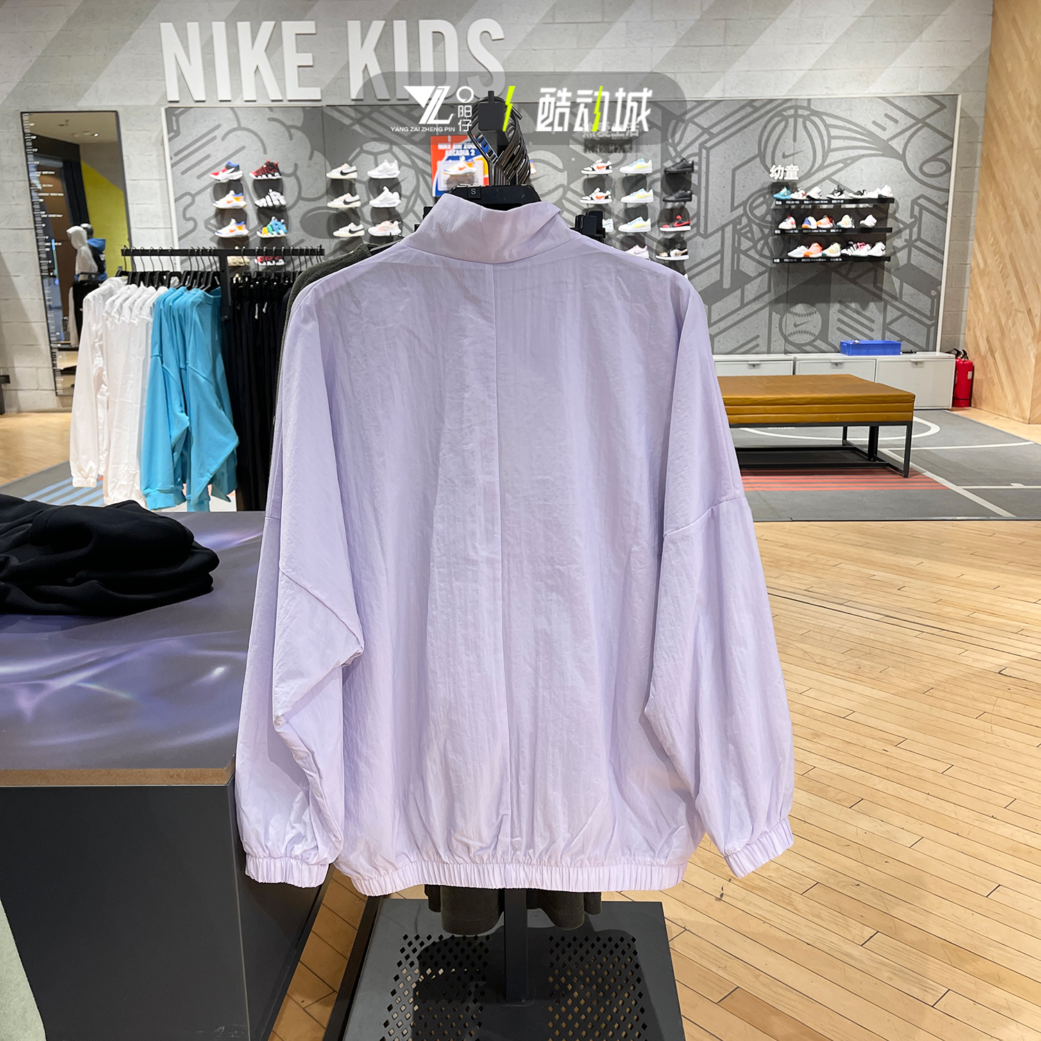 NIKE耐克女子防风冲锋衣大勾梭织立领运动休闲夹克外套DX5865-536