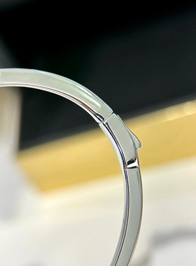 S925纯银祖母绿手镯排钻方钻精工高级感仿真钻轻奢百搭手环女