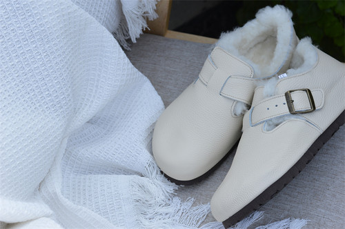 河南桑坡村羊皮毛一体勃肯鞋全包牛皮雪地靴豆豆鞋软木底加绒女冬 - 图2