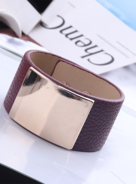 欧美夸张朋克铆钉街拍款皮手镯